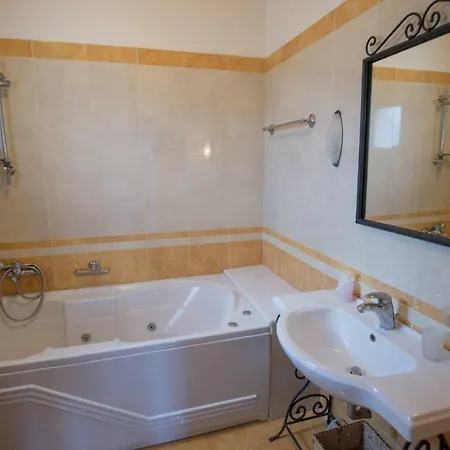 וילה Akrogiali